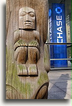 Drewniany totem w NYC #1::Nowy Jork, Stany Zjednoczone::